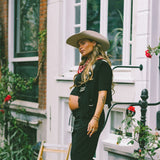 Load image into Gallery viewer, The Rodeo Smooth Shadow Cowboy hat. The Rodeo Smooth Shadow Fedora hat. Fedora hat styles. Wool Hat Styles. Cowboy hat style. Trendy Hats. Cowboy Hats 2024. Hoed Amsterdam. Hoedenwinkel Amsterdam. Hats in Amsterdam. Unique Hats. Cowboy Hats. Fedora with Western Vibes.